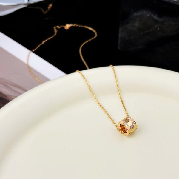 ˇShiny JewelryˇBEE MINI PEDANT DIAMOND NECKLACE